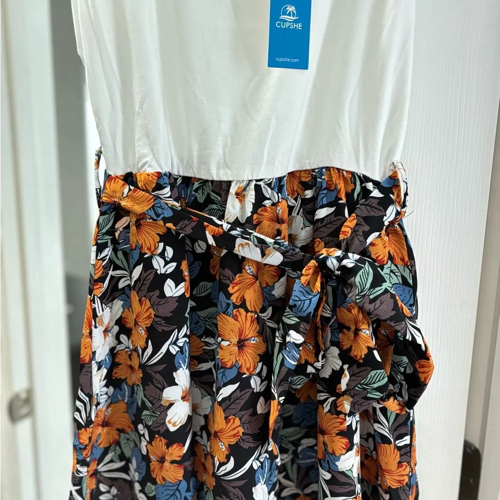 Square neck belted mini dress - Picture 2 of 3